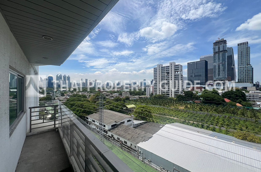 Apartment in Ploenchit 